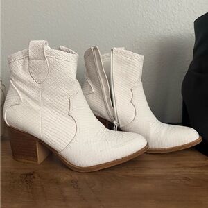 White dirty laundry cowboy boots